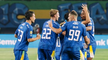 Persib-Tanpa-Peralta-dan-Haye-Hadapi-FC-Seoul-dengan-Formasi-Lima-Bek