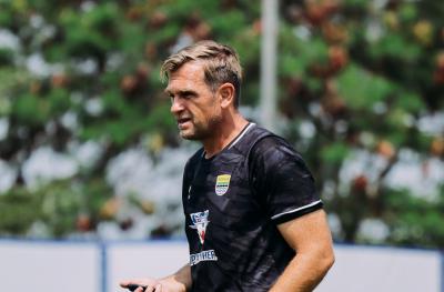 Persib vs Persija: Duel 50-50 yang Ditentukan oleh Pertahanan