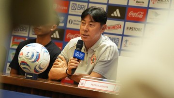 Persija-Jakarta-Taklukkan-Persib-2-1-Shin-Tae-Yong-Puji-Kekompakan-Tim-dan-Jakmania