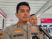 Polres Bandara Soetta Bagikan Masker dan Lakukan Pemeriksaan Kesehatan Akibat Abu Vulkanik