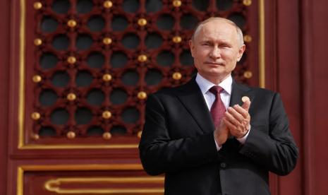 Putin Puji Keberanian Iran Lawan AS, Janjikan Bantuan Militer dan Logistik