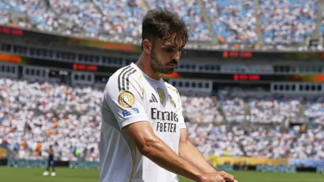 Raul-Asencio-Tolak-Chelsea-dan-Liverpool-Pilih-Bertahan-di-Real-Madrid