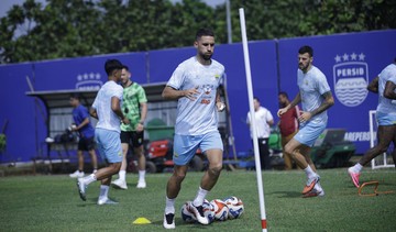Ribuan Bobotoh Semangati Persib Jelang El Clasico di GBK