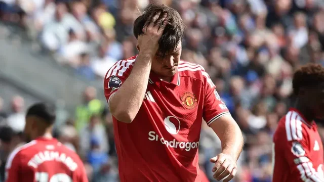 Ruud-Gullit-Prediksi-MU-Gagal-Bersaing-di-Musim-20262027-Kekalahan-dari-Brighton-Perdalam-Krisis