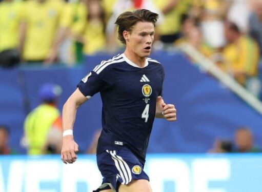 Scott McTominay Harus Absen Akibat Aritmia, Napoli dan Skotlandia Kehilangan Tulang Punggung Tengah