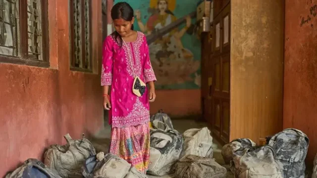 Selamatnya-900-Siswa-Nepal-Berkat-Jam-Makan-Siang