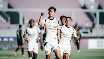 Struick-Gol-Spektakuler-Dewa-United-Menang-1-0-atas-Persik-Kediri