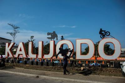 Taman-Kalijodo-Ditemukan-Ada-Pungli-dan-Miras-Gubernur-Pramono-Langsung-Perintahkan-Penertiban