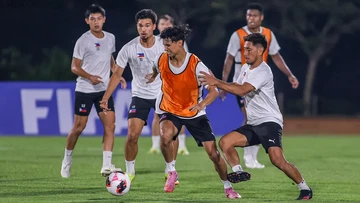 Timnas-Filipina-Naik-Angkot-Nikmati-Suasana-Bandung-Jelang-Laga-ASEAN-Cup-2026