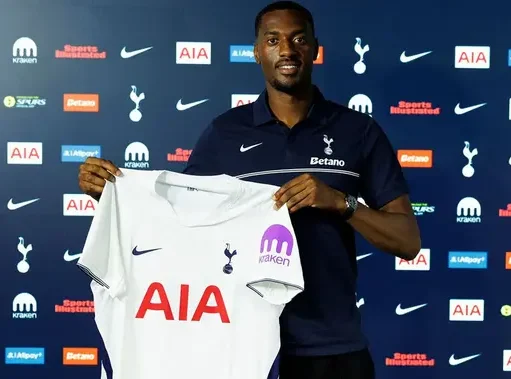 Tosin Adarabioyo Pilih Tottenham sebagai Langkah Terbaik Karier