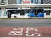 Viral Keluhan Bau Pesing di Koridor 8, Transjakarta Lakukan Sweeping Malam Hari