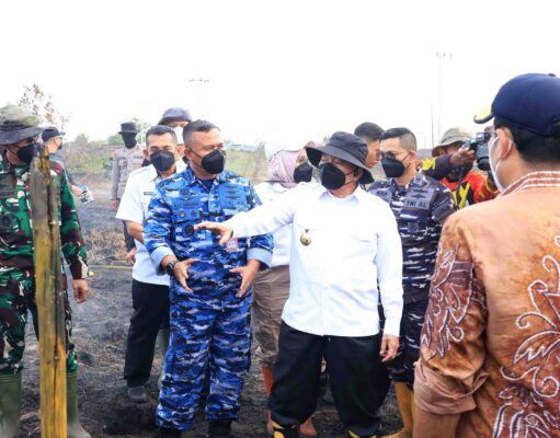 Gunakan Cairan Khusus, Metode Undercooling Dikerahkan; Gubernur, Danlanud, dan Forkopimda Kalsel Bersinergi di Titik Api Atasi Karhutla