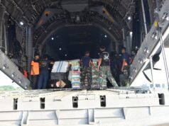 Hari Kedua Puluh Penanganan Gempa NTT, TNI Kirim 1.080,013 Ton Bantuan