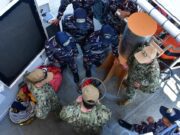 Latihan Pengenalan Alat Penyelamatan Kapal Perkuat Kemampuan TNI dan Unsur Maritim AS