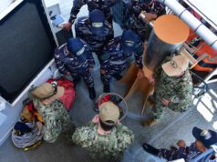 Latihan Pengenalan Alat Penyelamatan Kapal Perkuat Kemampuan TNI dan Unsur Maritim AS