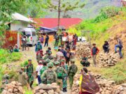 Kodim 1714/Puncak Jaya Gelar Doa Bersama dan Peletakan Batu Pertama Pembangunan Jembatan di Kampung Kulonggame