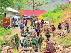 Kodim 1714/Puncak Jaya Gelar Doa Bersama dan Peletakan Batu Pertama Pembangunan Jembatan di Kampung Kulonggame