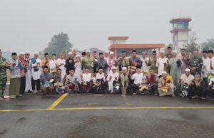 Satgas Kahurtla TNI Gelar Sholat Istisqo dan Sosialisasi di Melawi