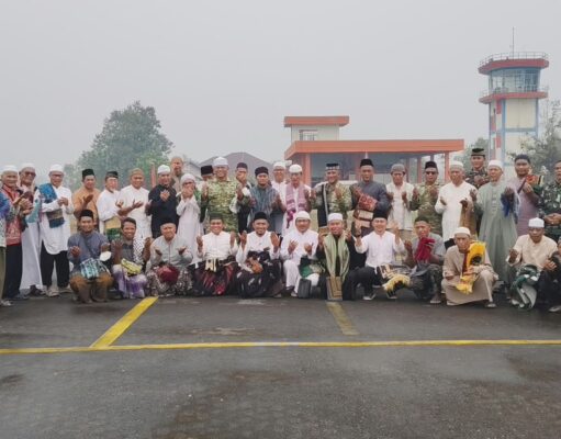 Satgas Kahurtla TNI Gelar Sholat Istisqo dan Sosialisasi di Melawi