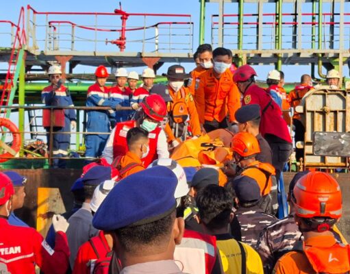 TNI Kerahkan Alutsista dan Pasukan Khusus TNI AL Intensifkan Pencarian Korban KM Virgo Transport 8
