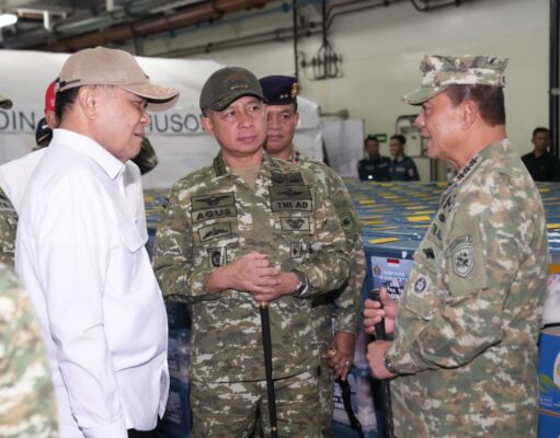 Panglima TNI Bersama Menko Polkam Lepas Satgas Terpadu Port Visit 2026
