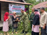 TNI Gencarkan Penyuluhan Door to Door Cegah Karhutla di Kabupaten Sambas