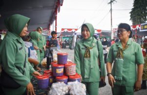 Kodim 1710/Mimika Gelar Bazar HUT TNI, Hadirkan Sembako Murah