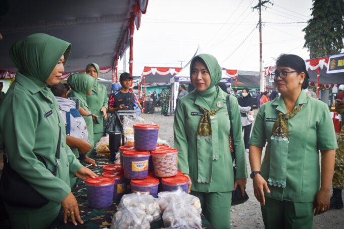 Kodim 1710/Mimika Gelar Bazar HUT TNI, Hadirkan Sembako Murah