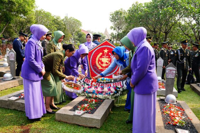 Wakil Panglima TNI Pimpin Ziarah Nasional HUT Ke-81 TNI, Teladani Semangat Juang Para Pahlawan