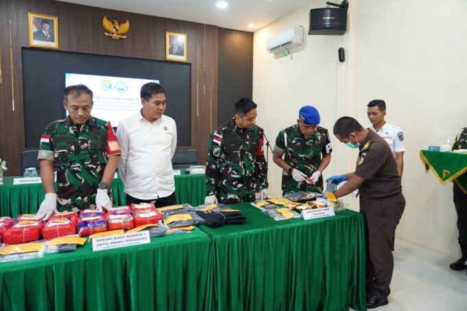 TNI Gagalkan Penyelundupan 16,4 Kilogram Sabu di Perbatasan RI-Malaysia