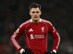 Wirtz Terancam Kehilangan Tempat, Carragher Desak Iraola Ambil Keputusan Sulit