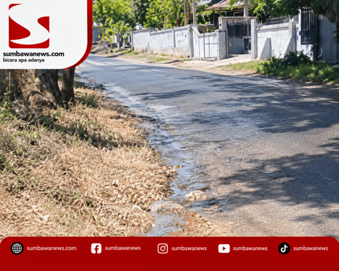 Diduga Pipa PDAM Bocor, Air Merembes ke Badan Jalan di Maluk, Warga Minta Segera Ditangani