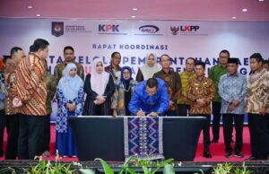 Bupati Tandatangani Komitmen Perbaikan Tata Kelola