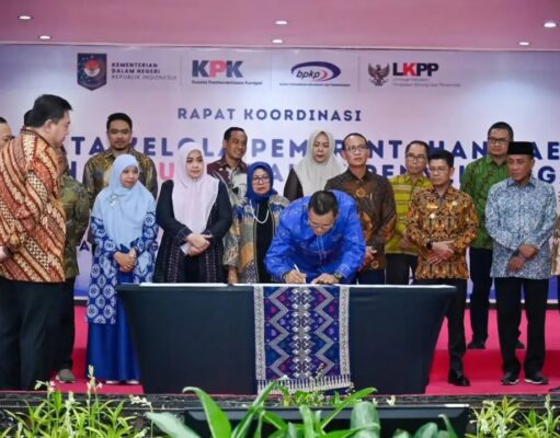 Bupati Tandatangani Komitmen Perbaikan Tata Kelola