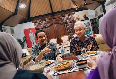 Anies Baswedan Bertemu Ganjar Pranowo, Ngobrol Soal Masa Kuliah dan Kondangan
