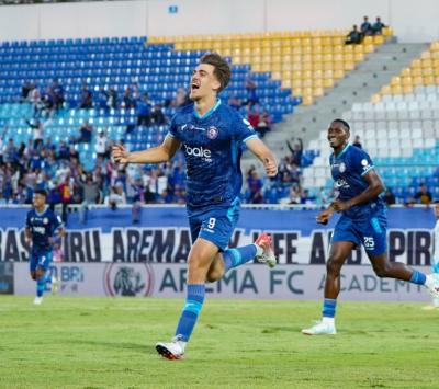 Arema-FC-Gencar-Uji-Dua-Skema-Taktis-Jelang-Lanjutan-Super-League-2026-2027