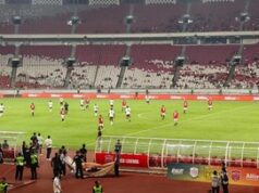 Arsenal Legends Kalahkan Manchester United Legends 3-2 di GBK