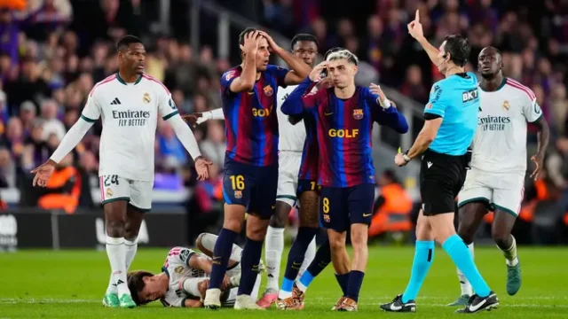 Barcelona-Gigit-Jari-Flick-Siap-Rotasi-Besar-Hadapi-Alavys