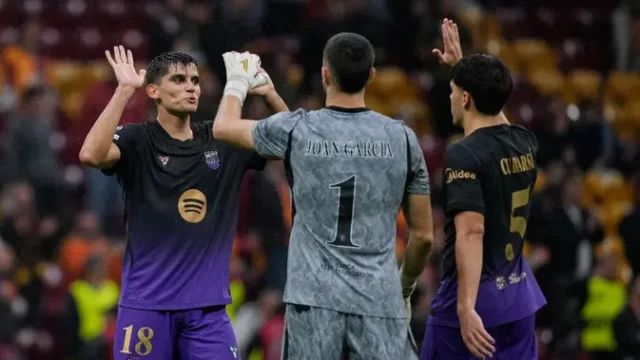 Barcelona-Terpuruk-di-Belakang-Flick-Gigit-Jari-Hadapi-Alaves