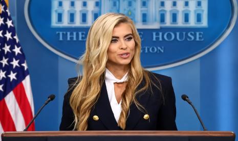 Baru-5-Hari-Jubir-Trump-Dipecat-Usai-Kontroversi-Gelar-Pengacara