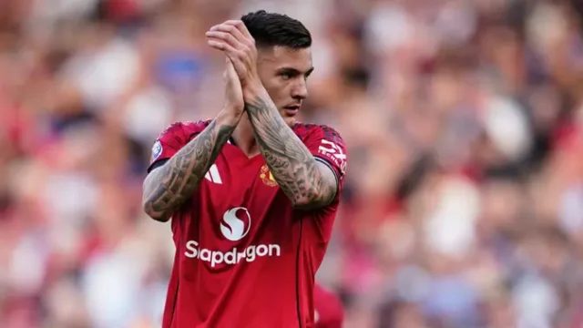 Benjamin-Sesko-Jadi-Tulang-Punggung-Masa-Depan-Manchester-United