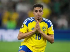 Chelsea Buru Gelandang Brighton Yasin Ayari untuk Bursa 2027