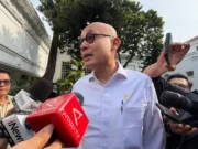 Demo Meluas di Eropa, Menlu Pantau Kondisi WNI