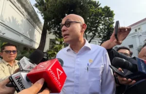 Demo Meluas di Eropa, Menlu Pantau Kondisi WNI