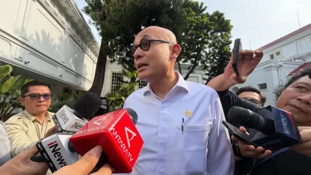 Demo-Meluas-di-Eropa-Menlu-Pantau-Kondisi-WNI