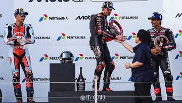 Erick-Thohir-Serahkan-Trofi-MotoGP-Mandalika-Sorotan-Media-Italia-Meningkat