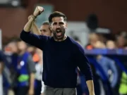 Fabregas Tolak Spekulasi Gantikan Carrick di MU