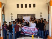 Minta PT AMNT Tuntaskan Hutang Penjelasan, Masyarakat Lantung Segel Kantor Camat