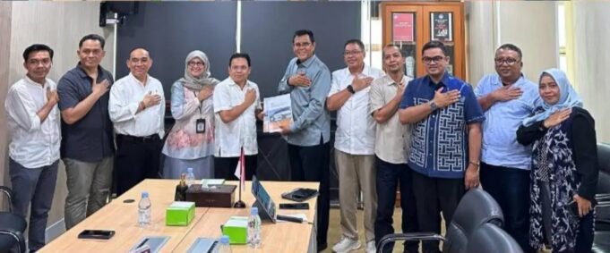 Bupati Kebut Sumbawa Jadi Sentra Investasi dan Lumbung Garam Nasional