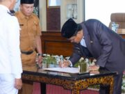 Bupati Sumbawa Lantik 18 Kepala Desa